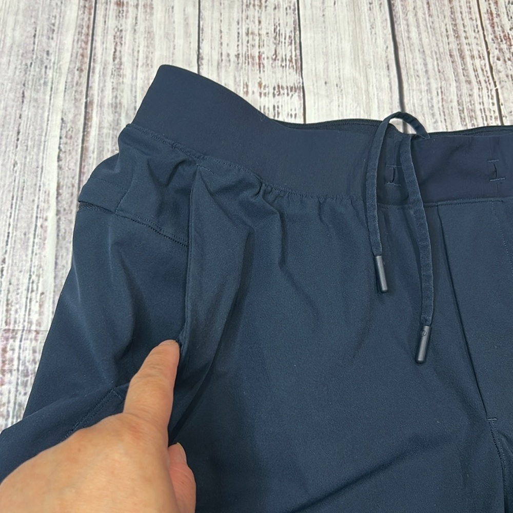 Lululemon Short 7” - Picture 4 of 9